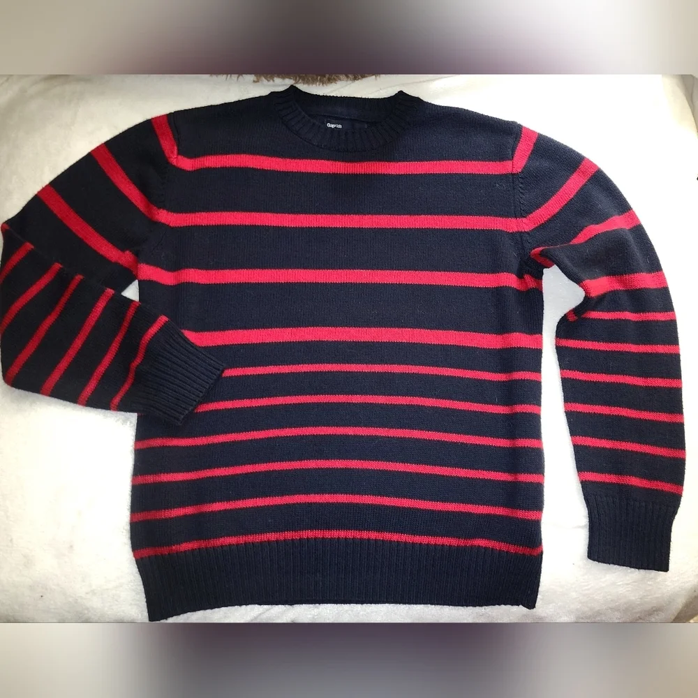 Like New GAP KIDS Sweater Size 8 Navy Blue & Dark Red Stripes. Non smoking home.